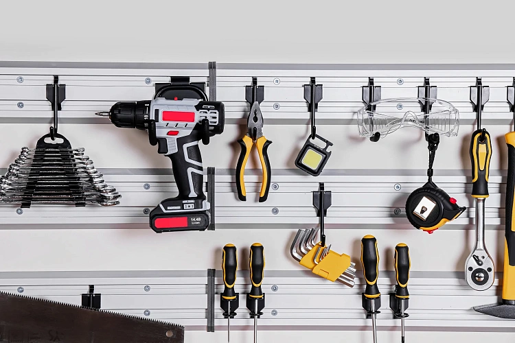 Хранение инструмента в гараже и мастерской: 
идеи и системы организации