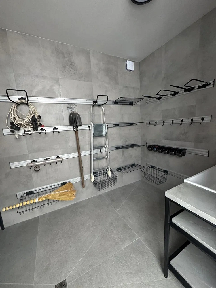 Организация помещения для садового инвентаря